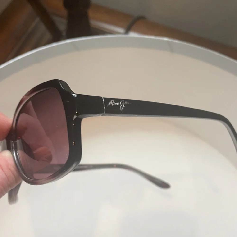 Maui Jim “Cloud Break” sunglasses - Picture 8 of 10